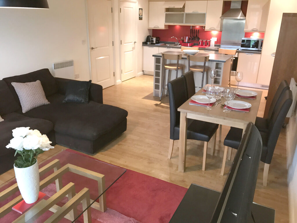 Solihull Centre Apartments 1 & 2 Bed B91 3DH From £89 per night Coventry Home Limited